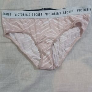 Victoria's secret hipster panties size large